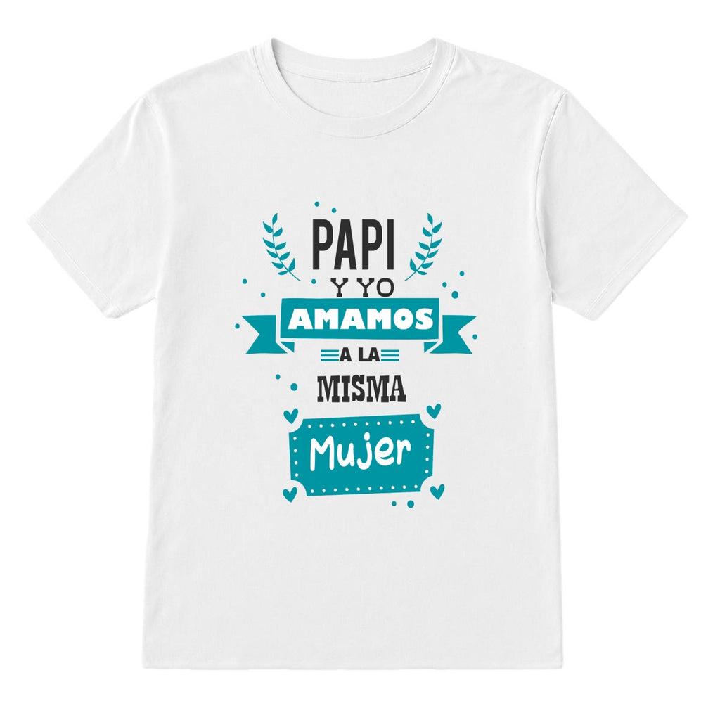 Camiseta Papá y Yo Amamos a la Misma Mujer – Gildan 5000