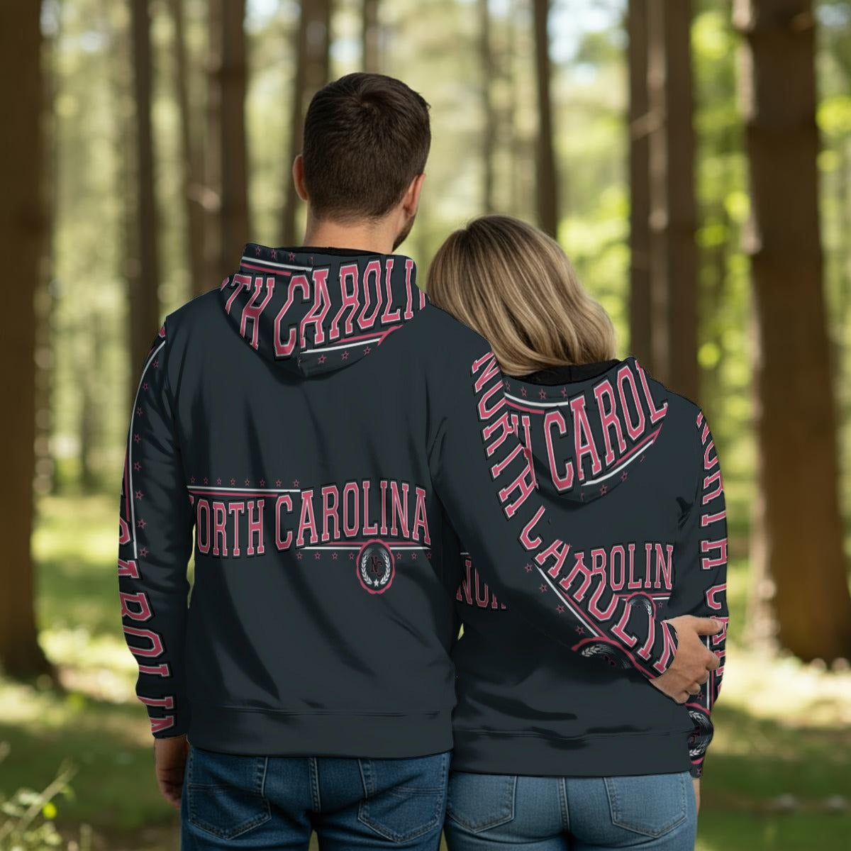 Sudadera North Carolina con diseño deportivo y tipografía universitaria