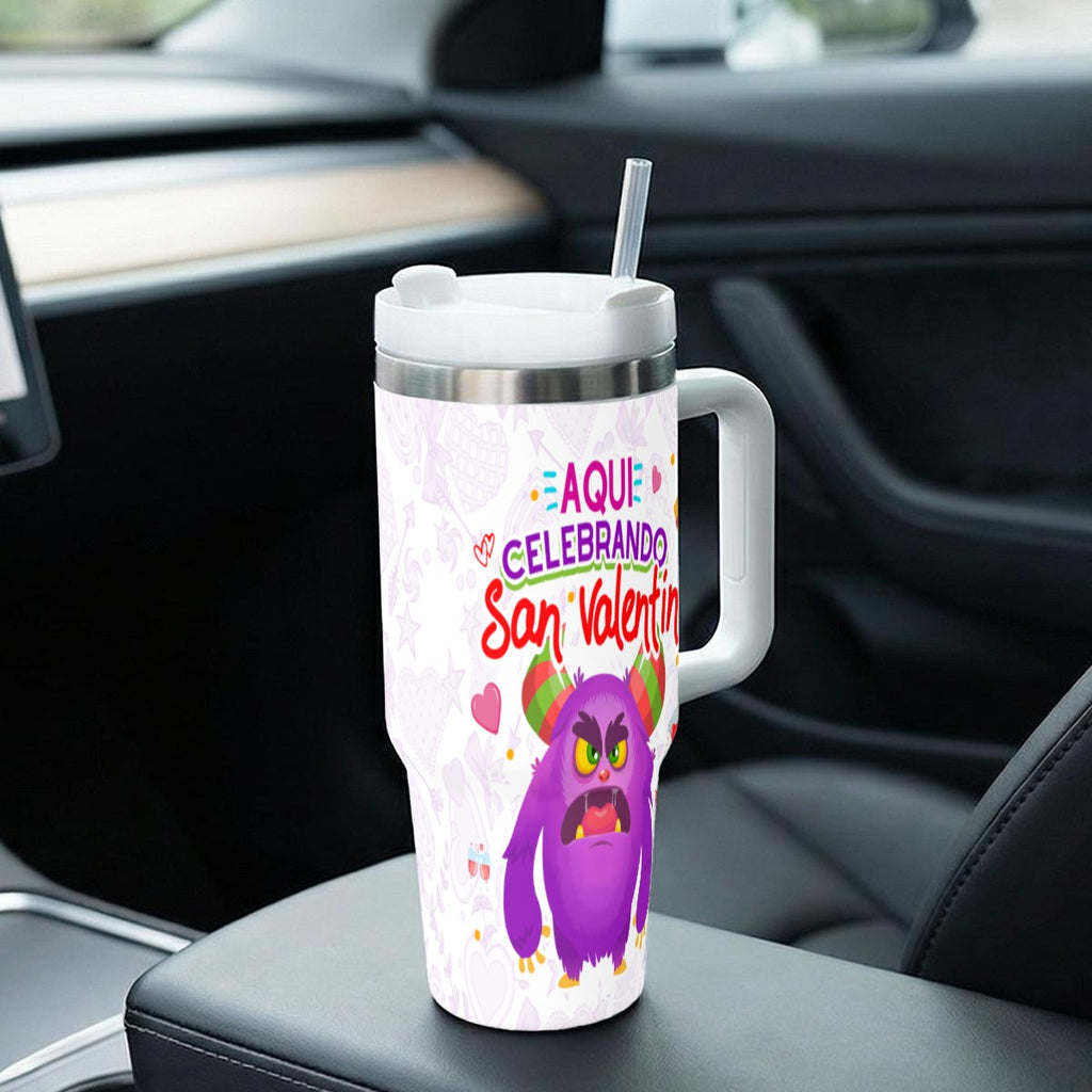 Taza y Tumbler San Valentin “Aquí Celebrando San Valentín”  Edición Divertida