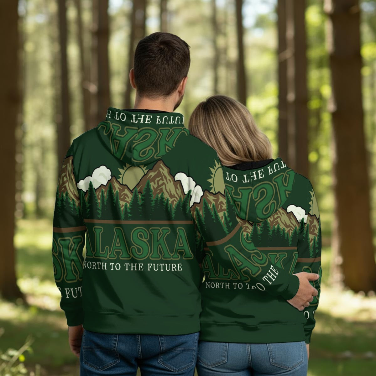 Sudadera Alaska con montañas, bosque y frase North to the Future