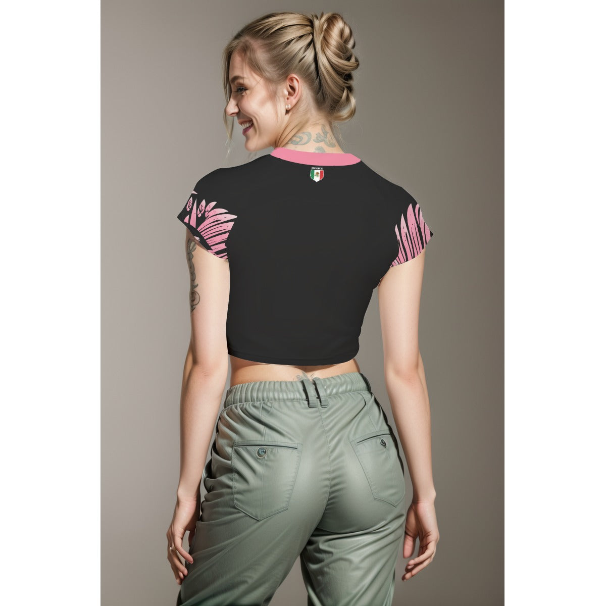 Crop Top de México Deportiva Premium con Mangas Ranglán y Alas Rosas