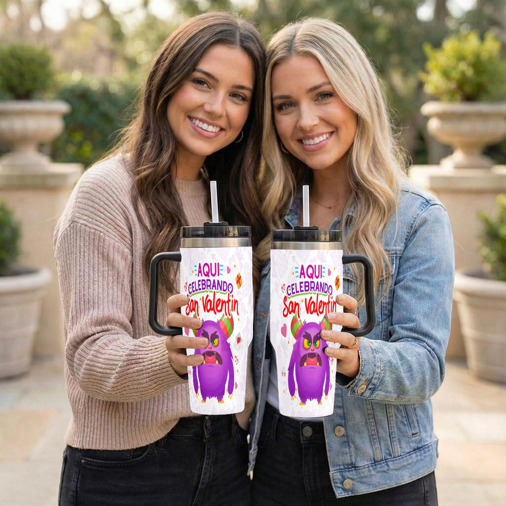 Taza y Tumbler San Valentin “Aquí Celebrando San Valentín”  Edición Divertida