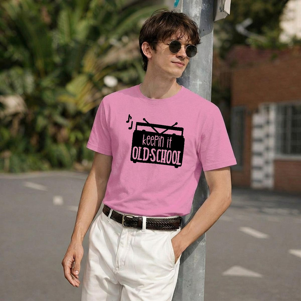 Camiseta Vintage 'Keepin It Old School' con Grabadora Retro