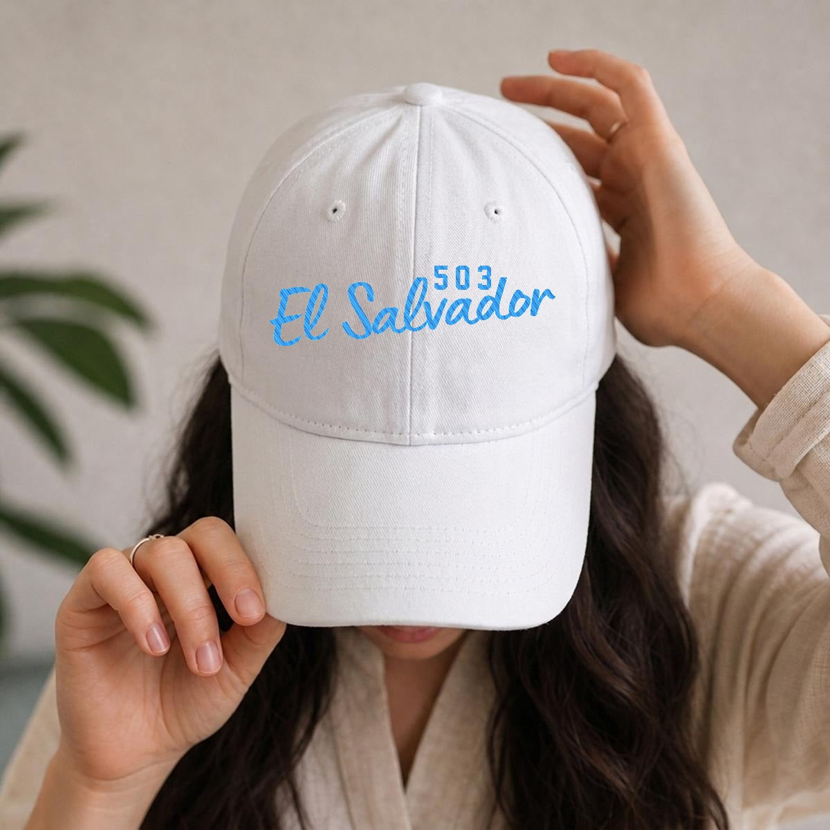 Gorra de El Salvador 503 Bordada Premium Estilo Casual Ajustable de Algodón