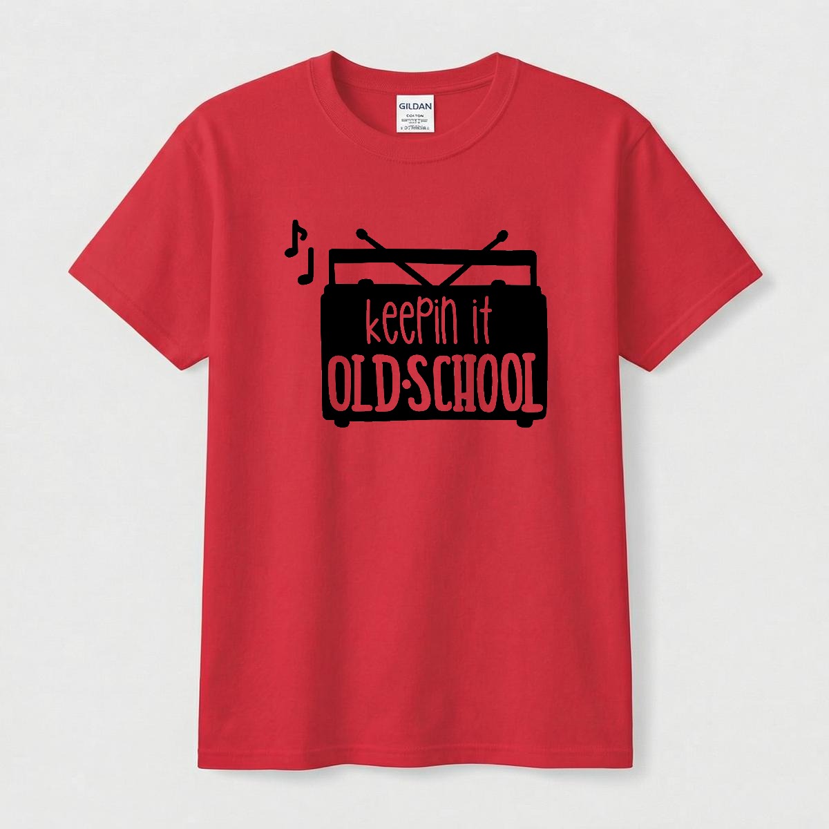 Camiseta Vintage 'Keepin It Old School' con Grabadora Retro