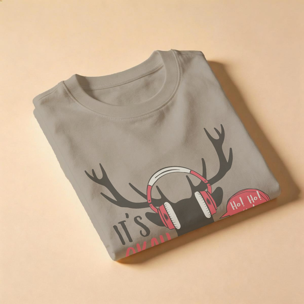 Camiseta Navideña 'It's Okay To Say Ho Ho Ho' Reno Musical